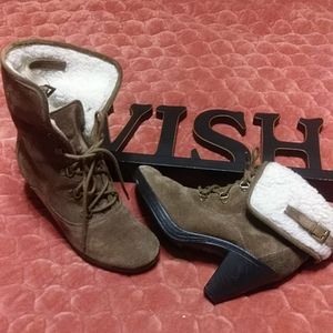 Aerosols Tan suede Botties